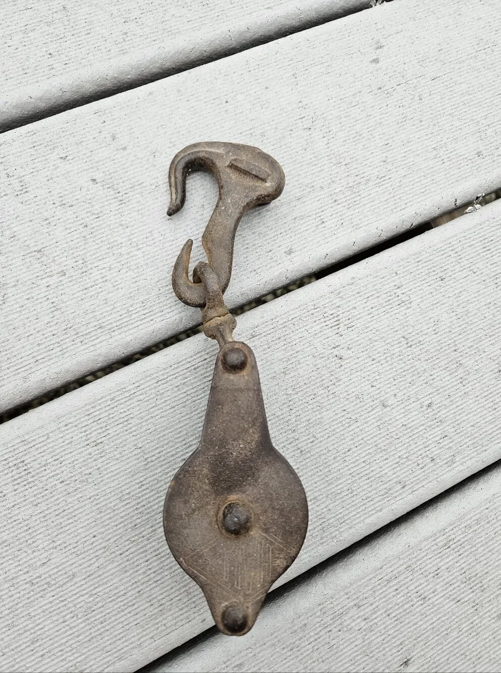 Vintage Antique Metal Barn Pulley with Swivel Hook Block & Tackle Industrial Dec